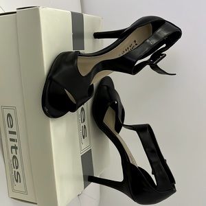 Valley Lance worn once black 7w pumps.